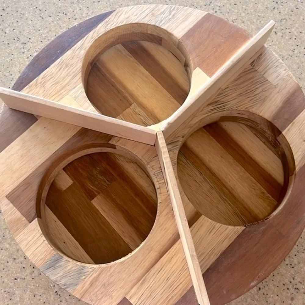 NWOT Rotating Three Bowl Wooden Cat Feeding Station Spinning Pet Food Handmade